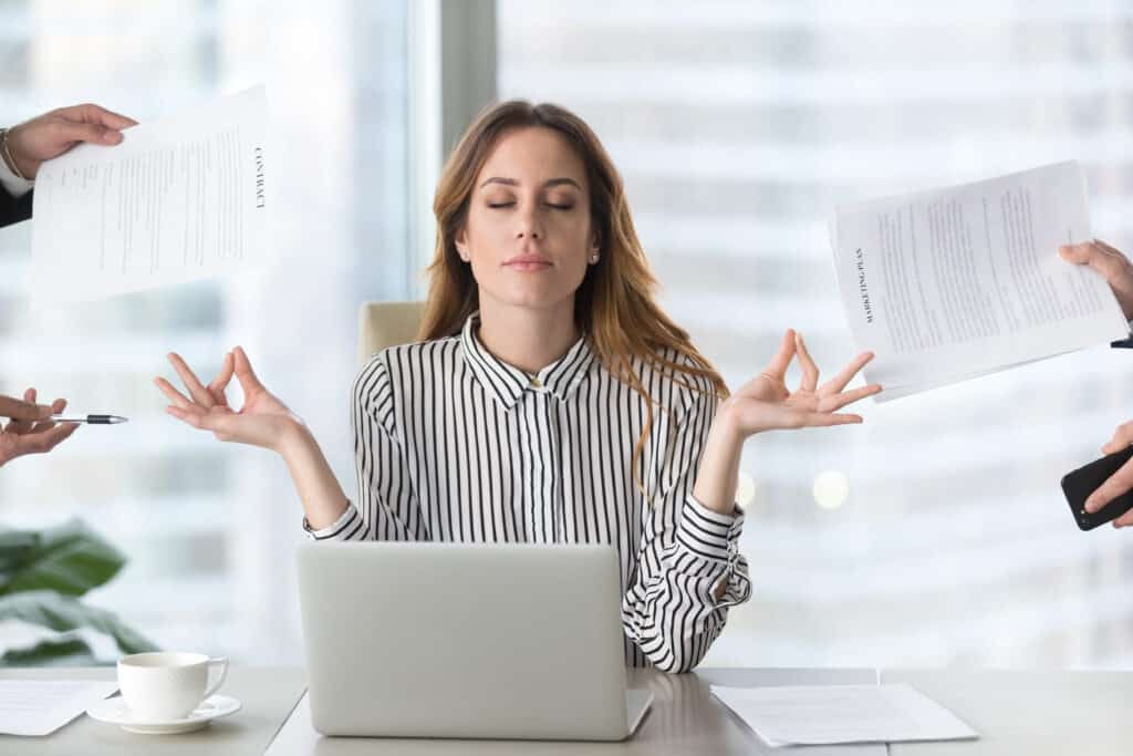 Personne qui garde son calme face au stress du quotidien